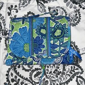 Vera Bradley travel bag Doodle Daisy.